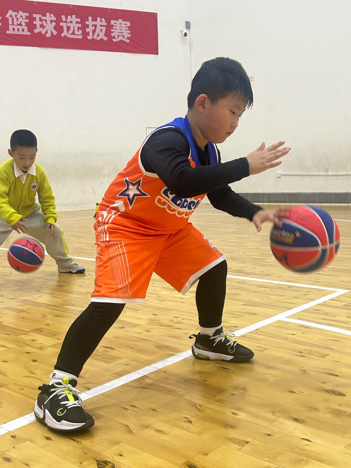 小孩篮球基本功训练在家练习